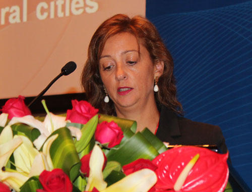 15-ICIS13-keynote- Maria.JPG 15-ICIS13-keynote- Maria.JPG